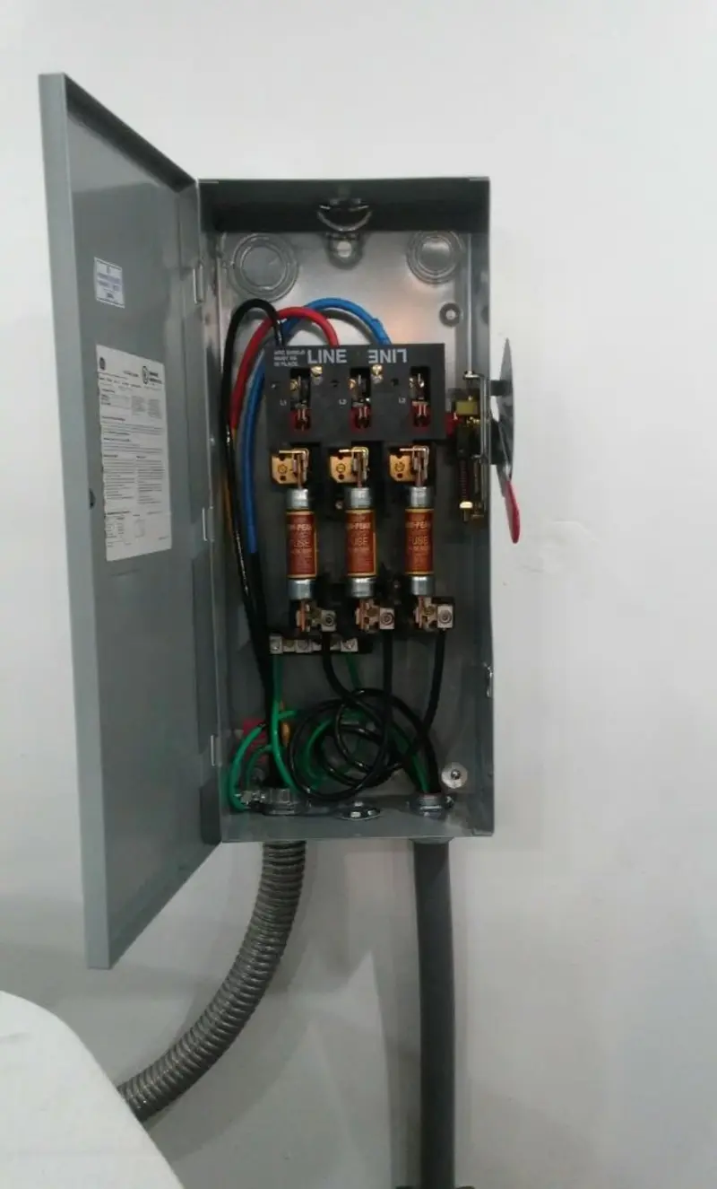 Three-phase disconnect switch installed for Smoke Detector Installation in East Palo Alto